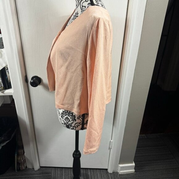 Topshop blush pink open back bell sleeve top with button - Picture 3 of 7